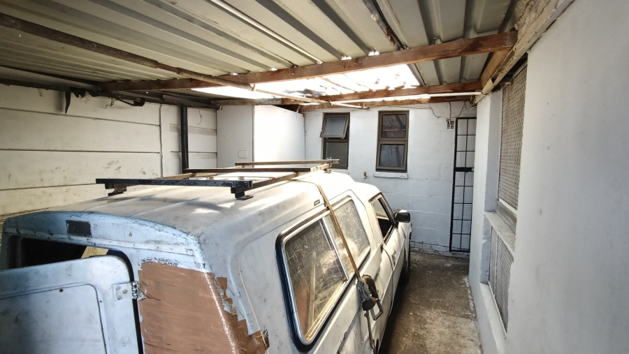 1 Bedroom Property for Sale in Valhalla Park Western Cape